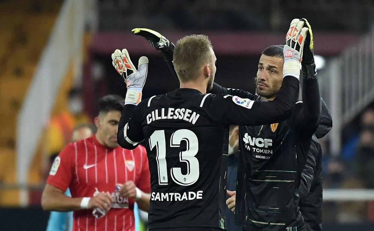 Cillessen y Jaume, en Mestalla. 