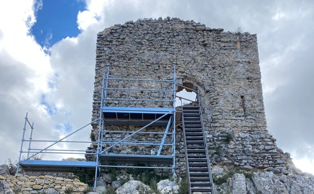 Galería. Obras en el castillo de Benifallim. 