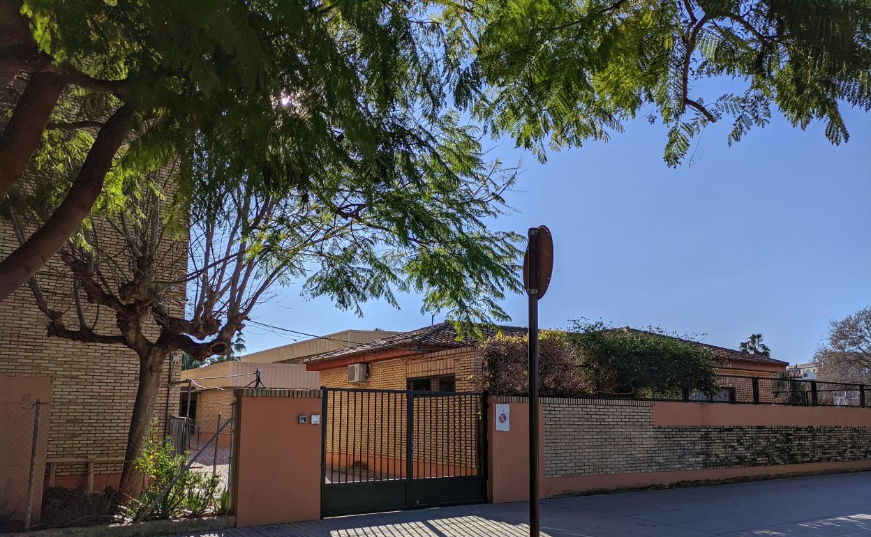 La calefacción del colegio Lluís Vives de Alzira se pone en funcionamiento al 75%