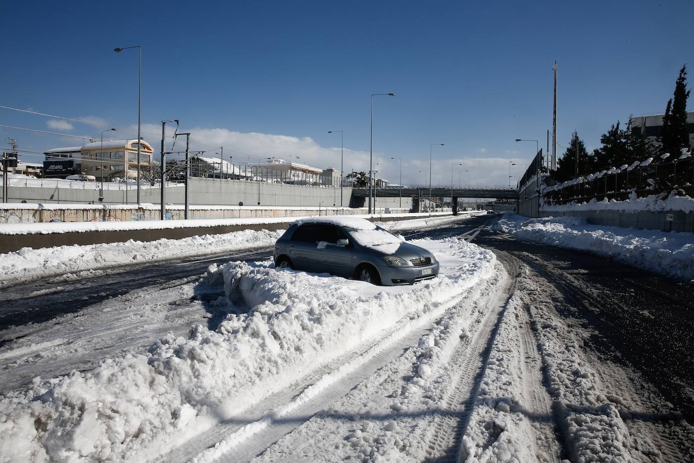 Nieve en Atenas provocada por la borrasca Elpis. 