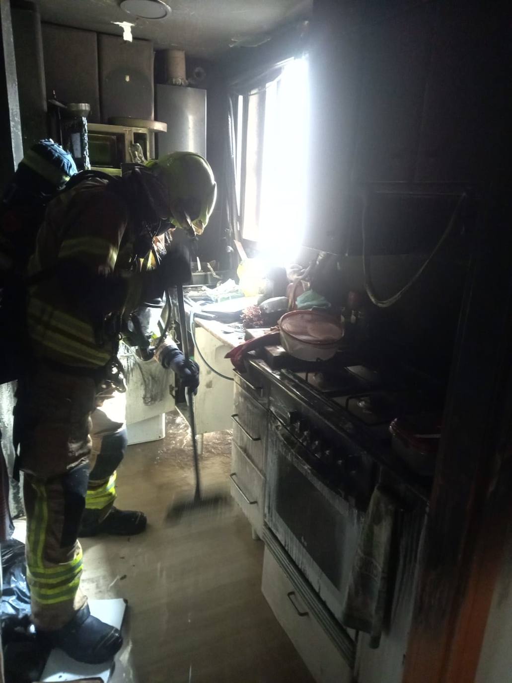 Incendio en una vivienda del barrio de Abastos de Valencia. 