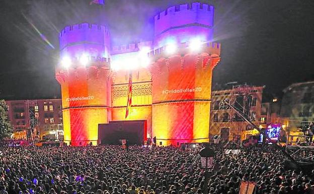 Acto de la Crida, en las torres de Serranos de Valencia.