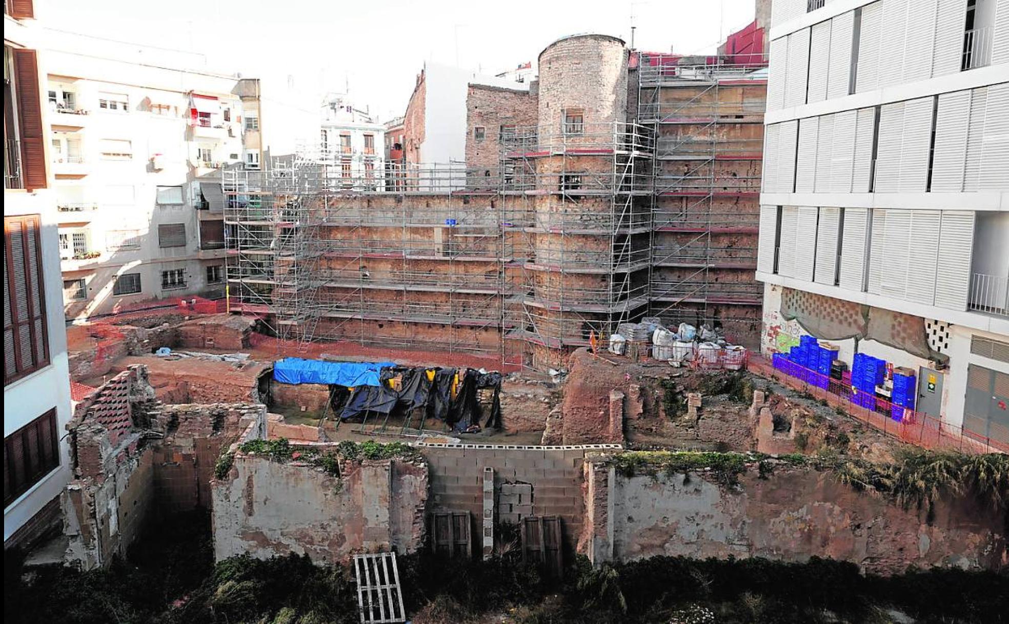 La muralla islámica y la excavación arqueológica. 