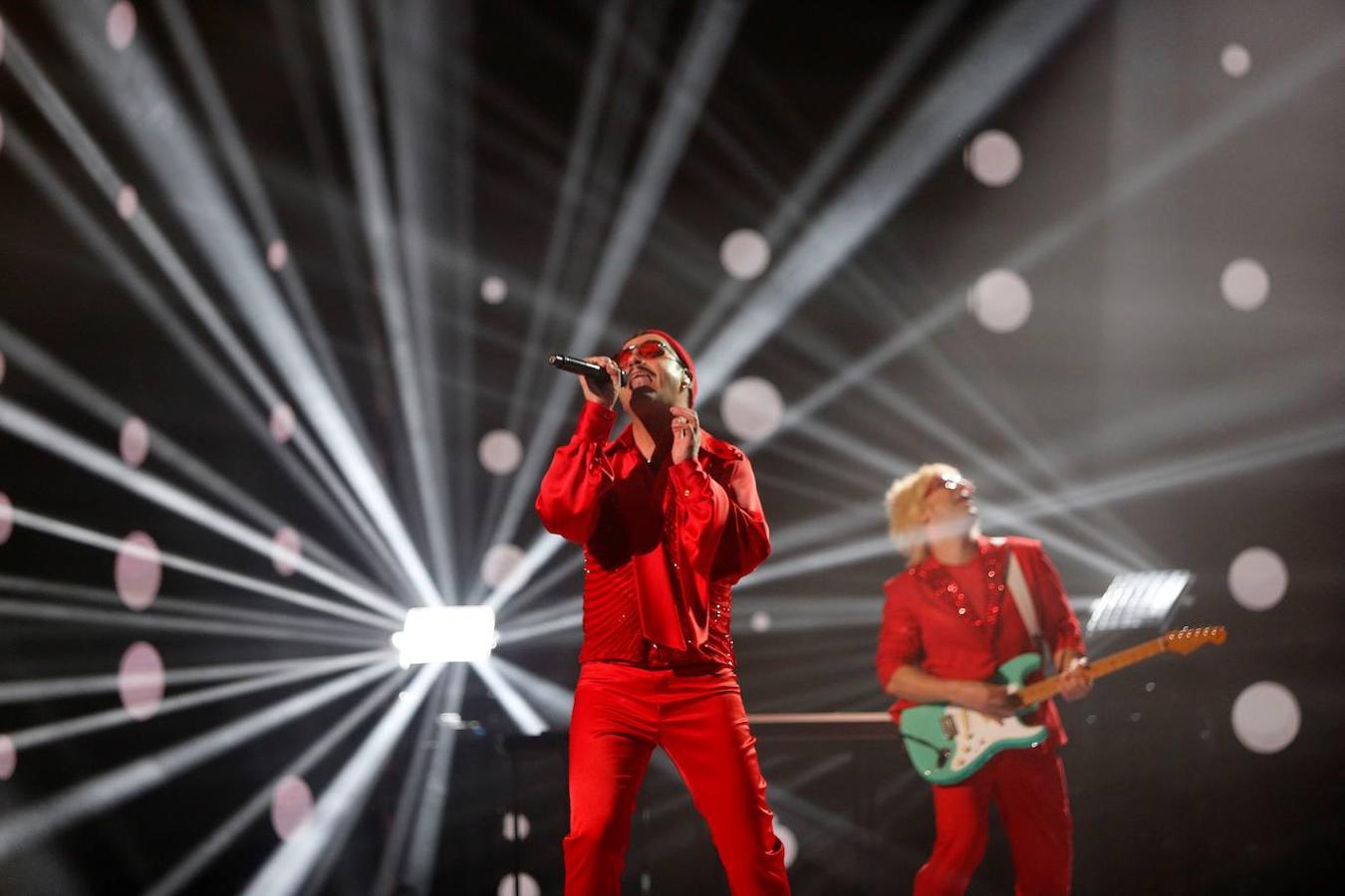 El grupo Varry Brava actúa durante la final del Benidorm Fest