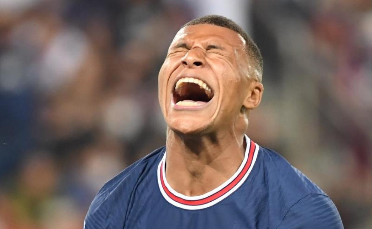 Kylian Mbappé, con la camiseta del PSG. 