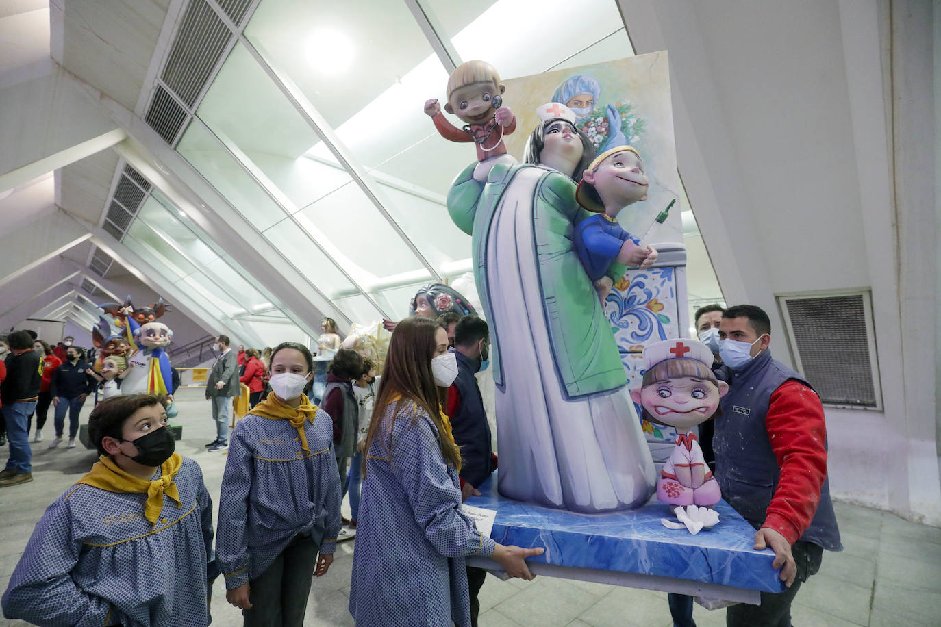 Primeros ninots en llegar a la Exposició del Ninot. 