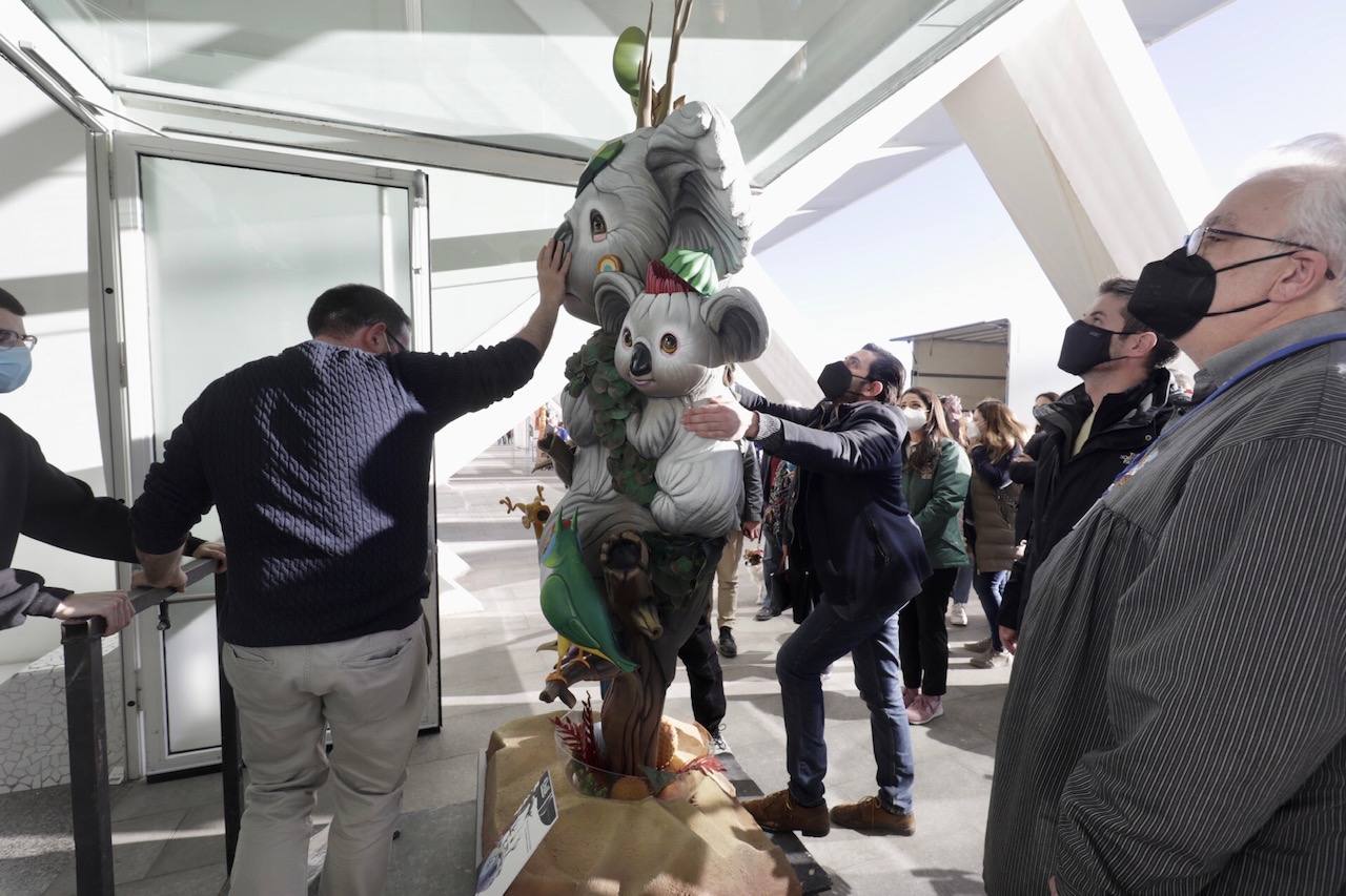 Primeros ninots en llegar a la Exposició del Ninot. 