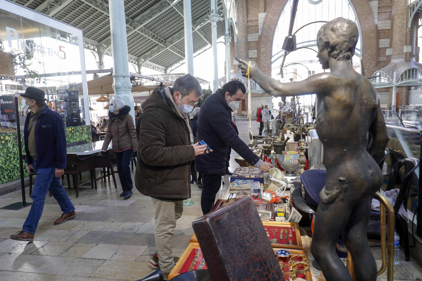 Fotos: Vuelve la moda de las antigüedades a Valencia