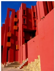 Imagen secundaria 2 - La Muralla Roja de Calpe | Cómo se vive dentro de un Bofill: luces y sombras de la Muralla Roja