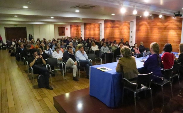 Primera edición, celebrada en Dénia en 2019. En esa ocasión, cinco expertas debatieron sobre las vocaciones científicas.