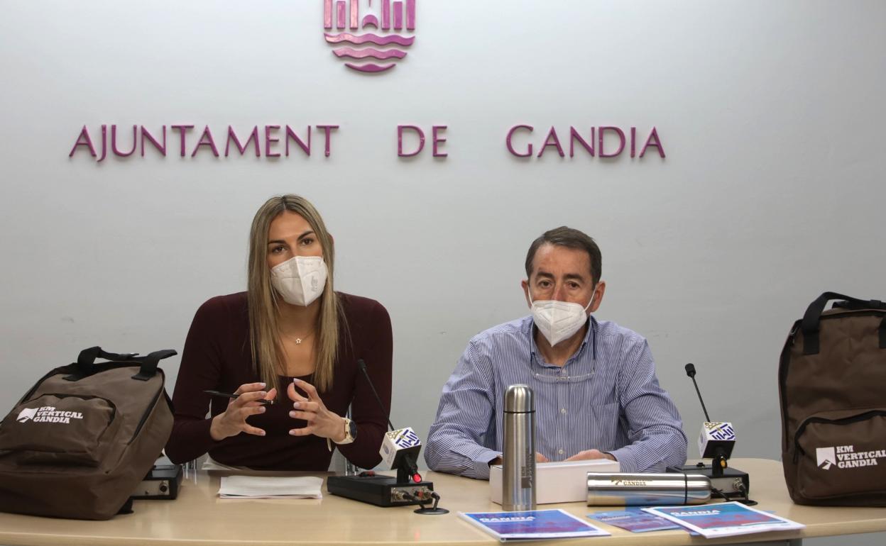 Lydia Morant y Miguel , en la presentación de la prueba. 