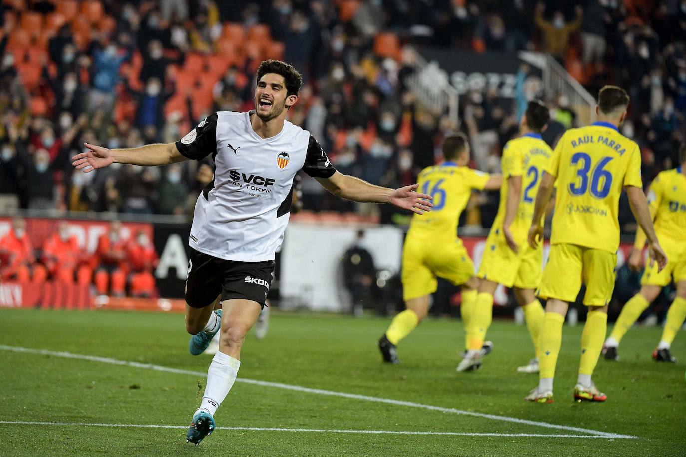 Fotos: Las mejores imágenes del Valencia CF-Cádiz CF de Copa del Rey