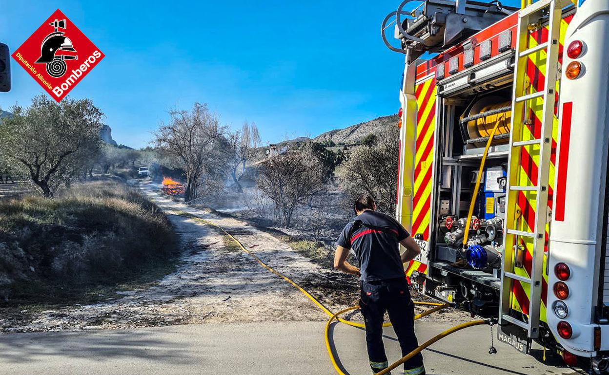 Es el segundo incendio forestal en Alcoleja en menos de un mes. 