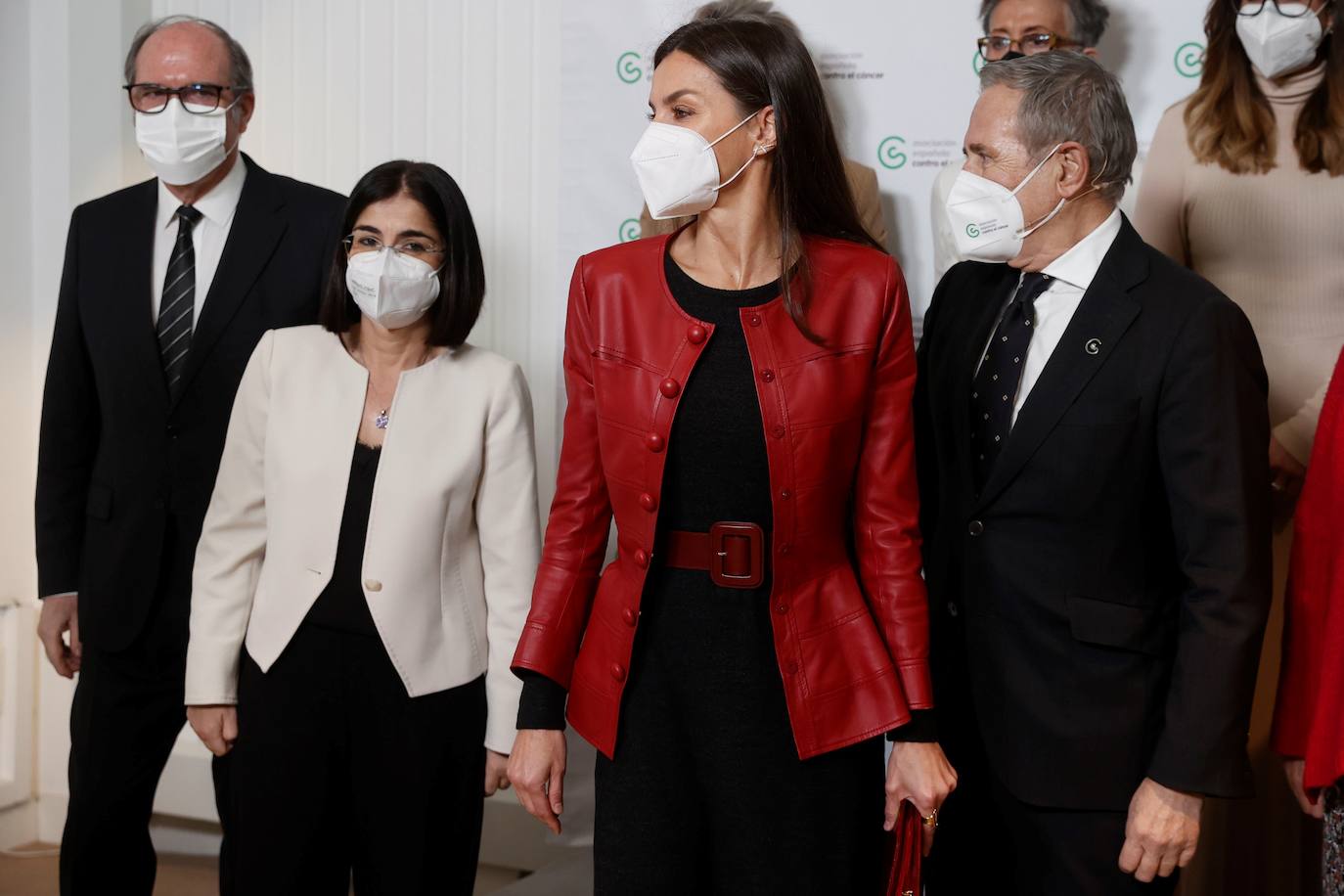 La Reina Letizia ha lucido una chaqueta de Carolina Herrera. 