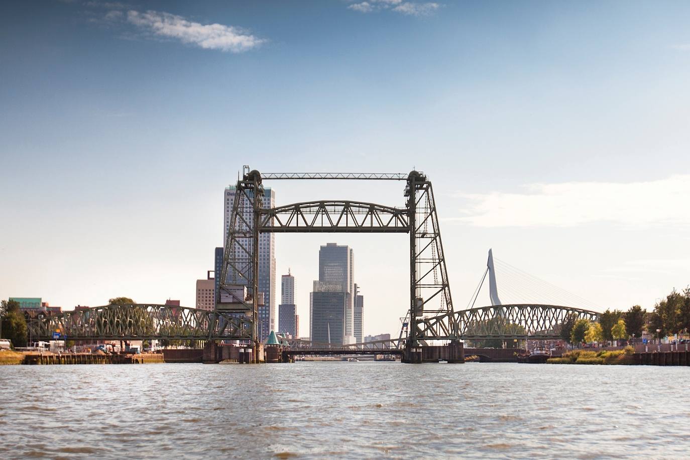 Fotos: El yate de Jeff Bezos obliga a desmontar un puente