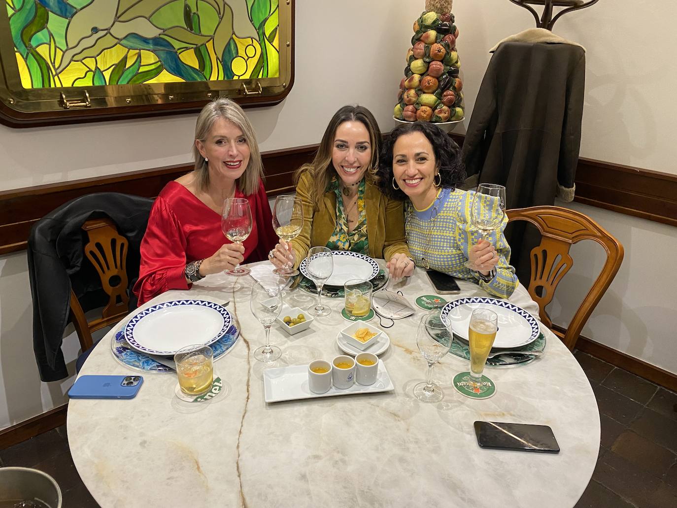 Sonia Balsega, Mónica Duart y Andrea Villafañe en Civera.