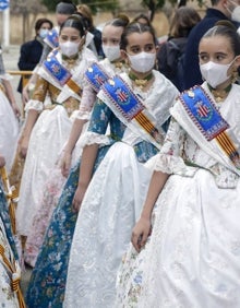 Imagen secundaria 2 - Premiados, Nerea López (FMI Valencia) y su corte. 