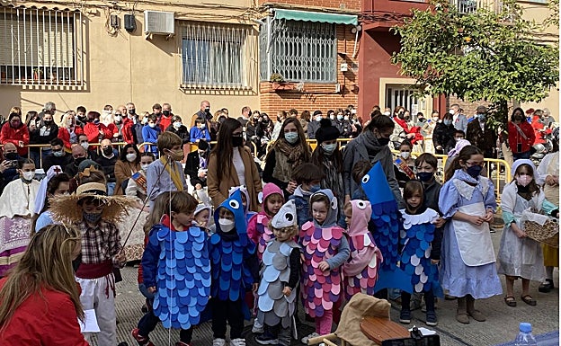 Imagen principal - Estoreta de la falla Rosario.