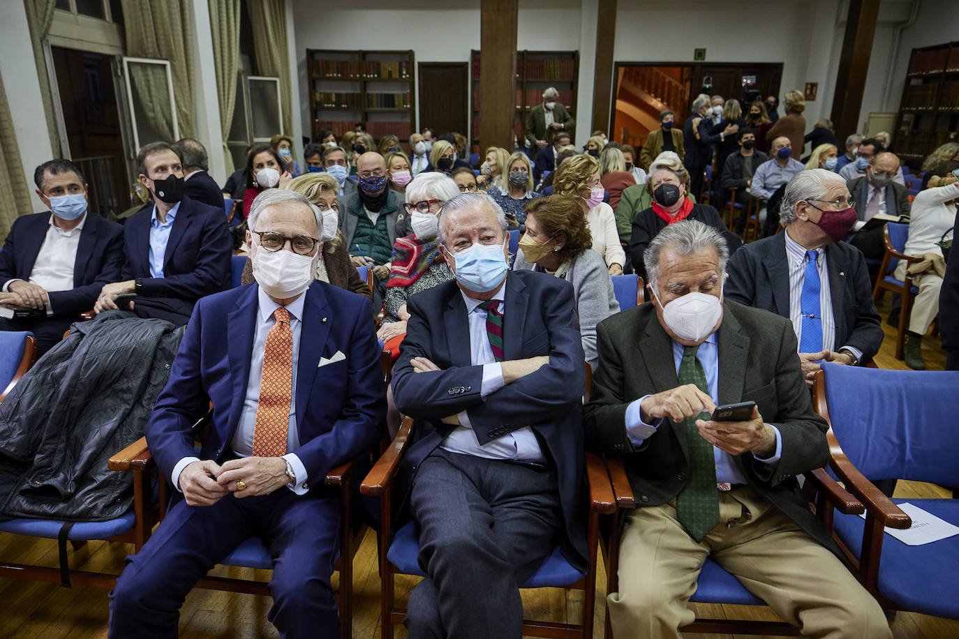 Fotos: Cayetana Álvarez de Toledo presenta su libro en el Aula LAS PROVINCIAS