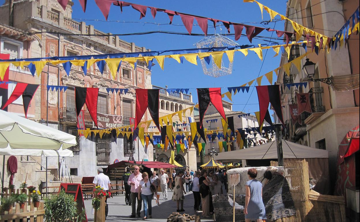 Feria de San Isidro en el centro de Castalla. 