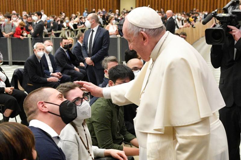 Fotos: El Papa recibe a las Falleras Mayores