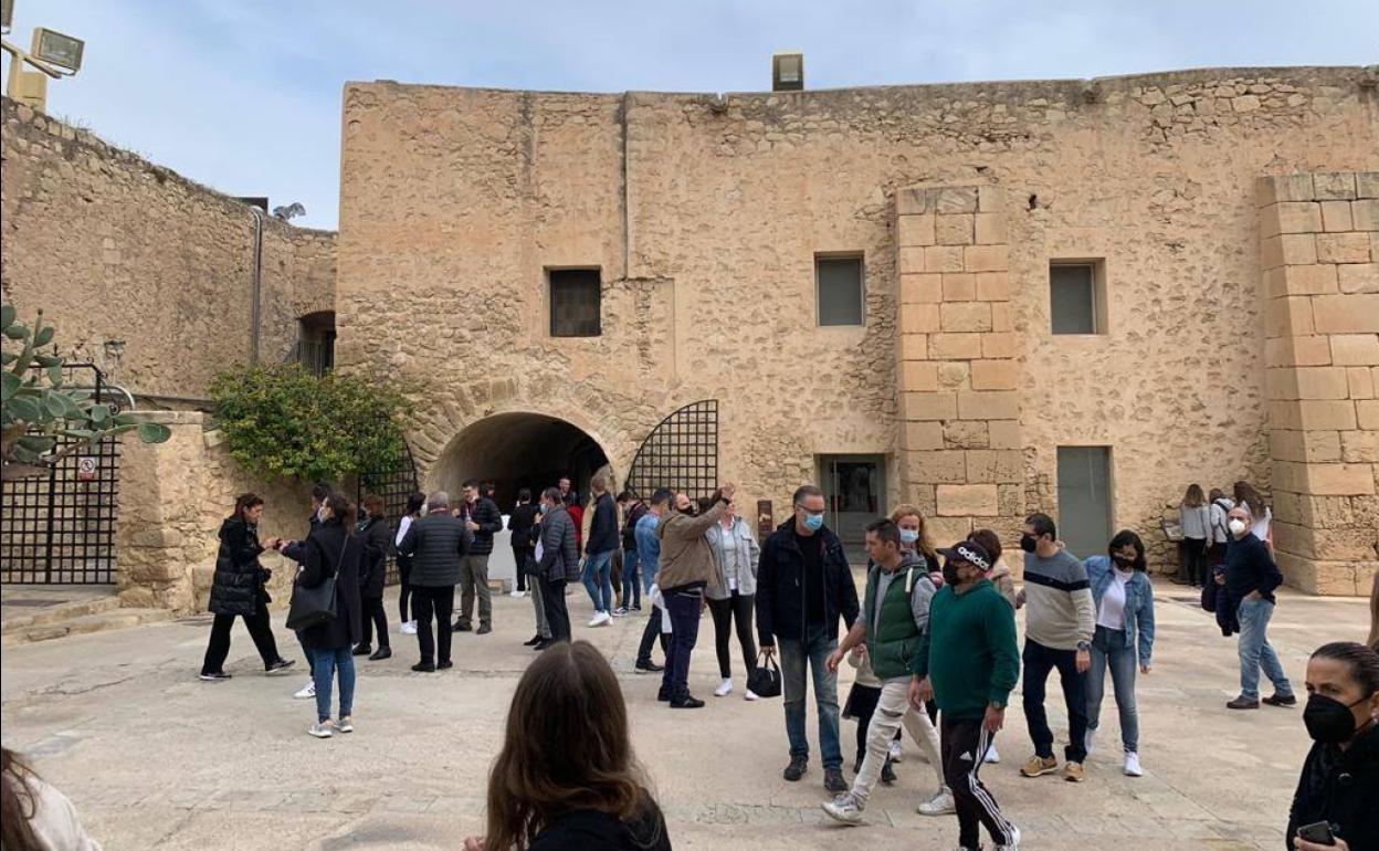 Visitas guiadas y actividades en el Castillo de Santa Bárbara. 