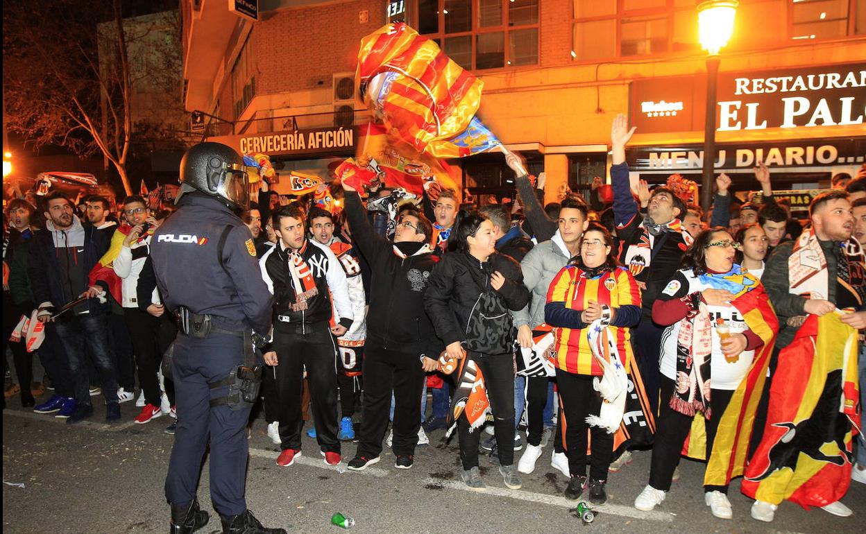 Aficionados en la Avenida de Suecia durante un recibimiento, en una imagen de archivo