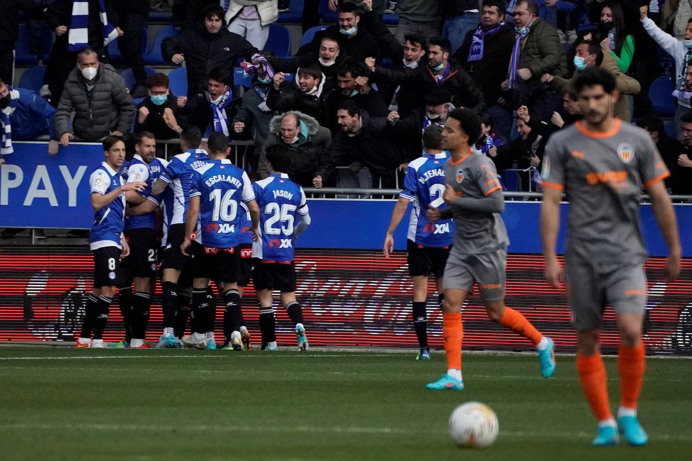 Fotos: Las mejores imágenes del Deportivo Alavés-Valencia CF