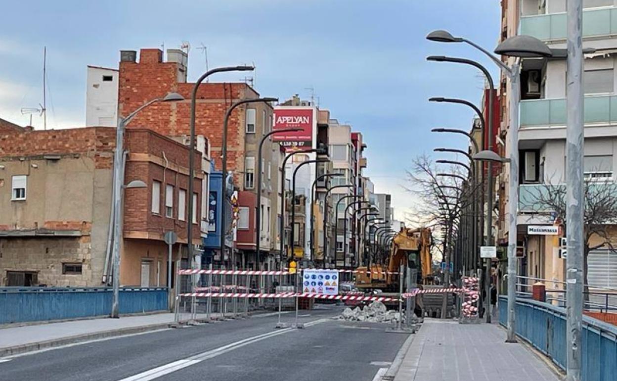 La avenida Blasco Ibáñez de Massanassa, cortada al tráfico. 