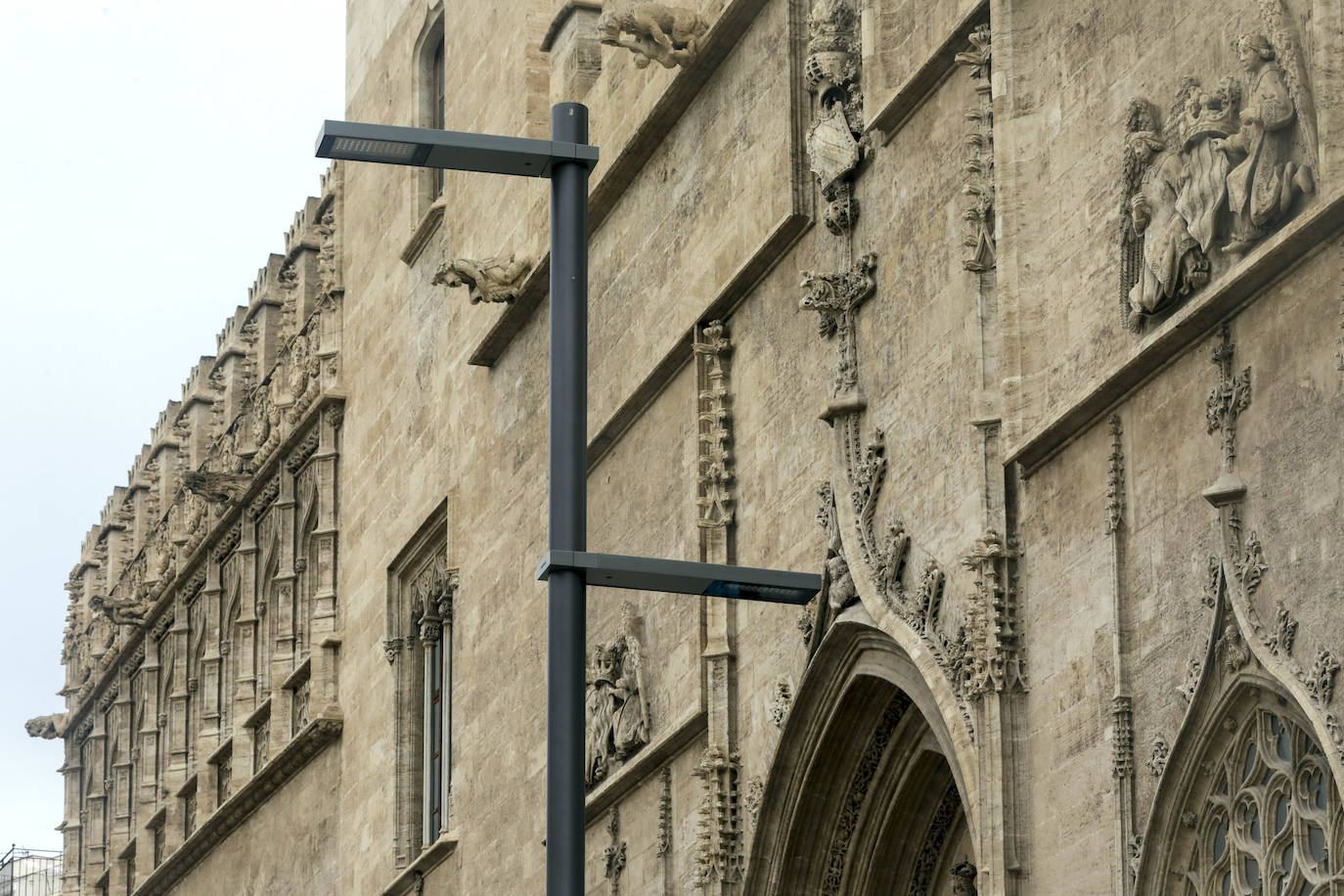 Fotos: Luces de vanguardia en el centro histórico de Valencia