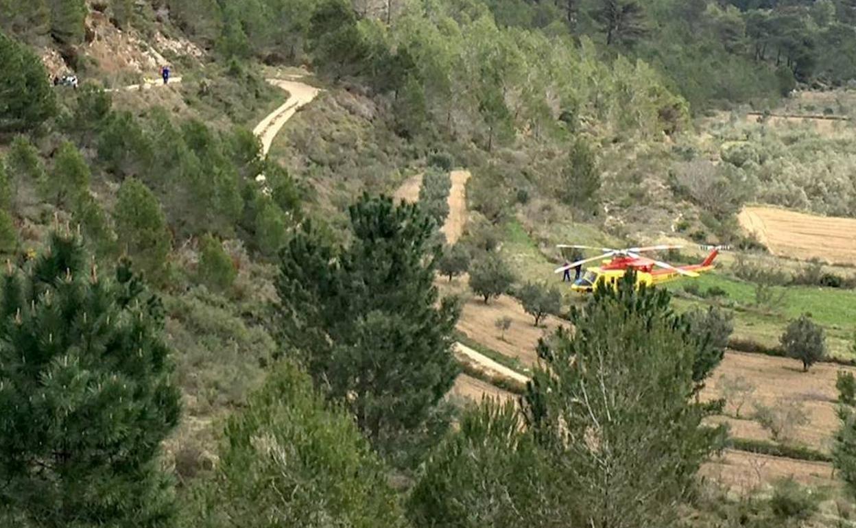 Un helicóptero en el lugar de la emergencia. 