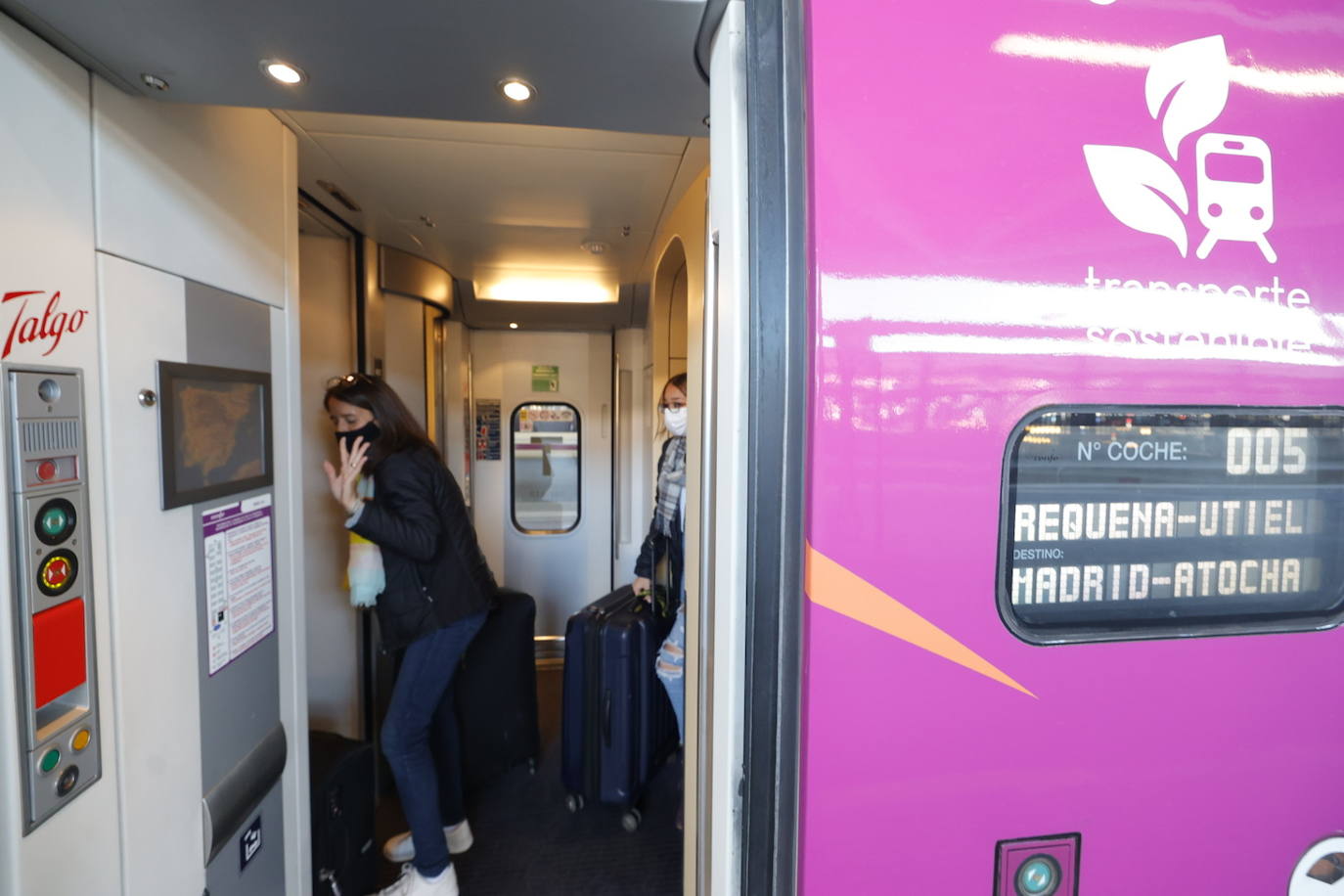 El primer tren de Avlo llega a Valencia.