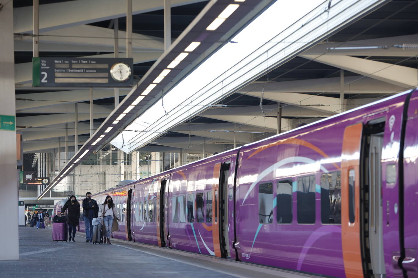 El primer tren de Avlo llega a Valencia.