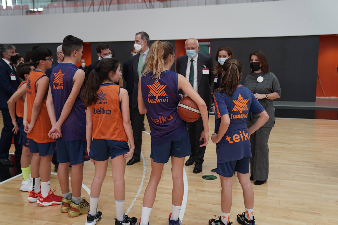 Fotos: El Rey visita l&#039;Alqueria del Basket y las obras del Casal España Arena