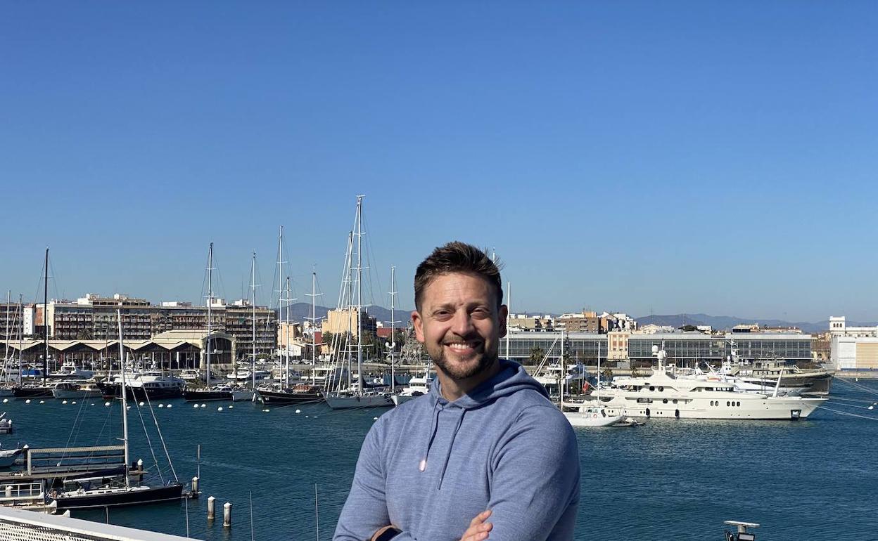 Eric Sánchez, cofundador y CEO de Reental.co, en el Puerto de Valencia. 