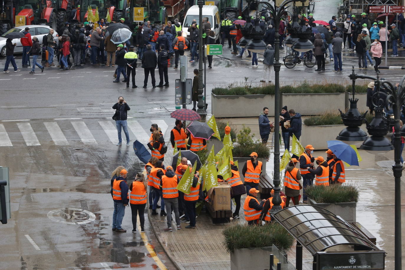 Fotos: Una tractorada recorre la ciudad de Valencia