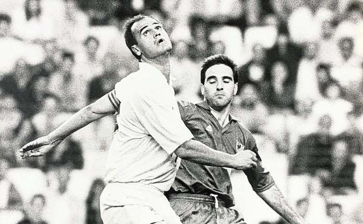 Fernando, en uno de sus partidos en Mestalla en los ochenta. 