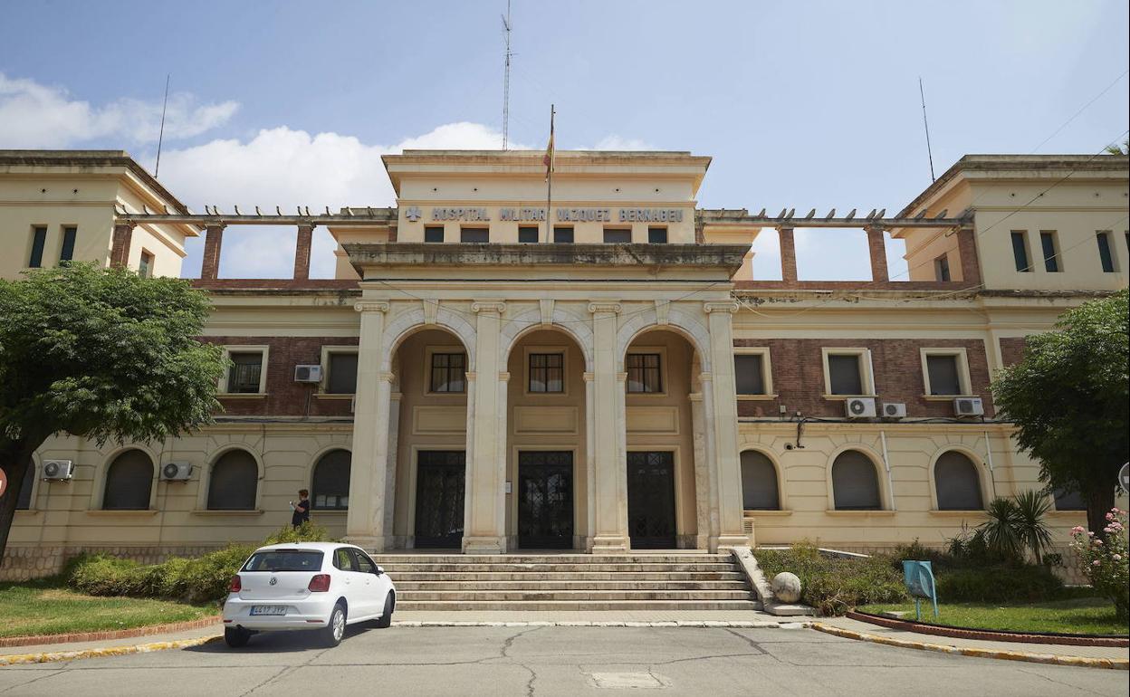 Una de las fachadas del hospital militar de Mislata-Quart de Poblet.