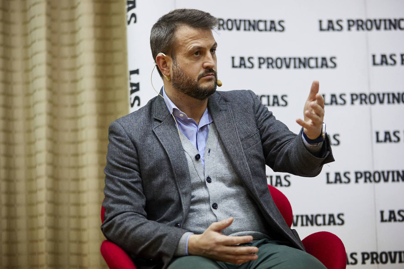 Fotos: Los periodistas Juan Fernández Miranda y Javier Chicote presentan en el Aula LAS PROVINCIAS su libro &#039;El jefe de los espías&#039;