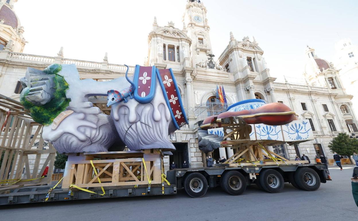 Las primeras piezas, este martes en la plaza del Ayuntamiento.