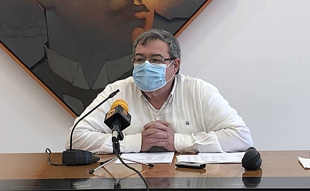 El concejal de Hacienda, Paco Roselló, durante la presentación de los presupuestos.  