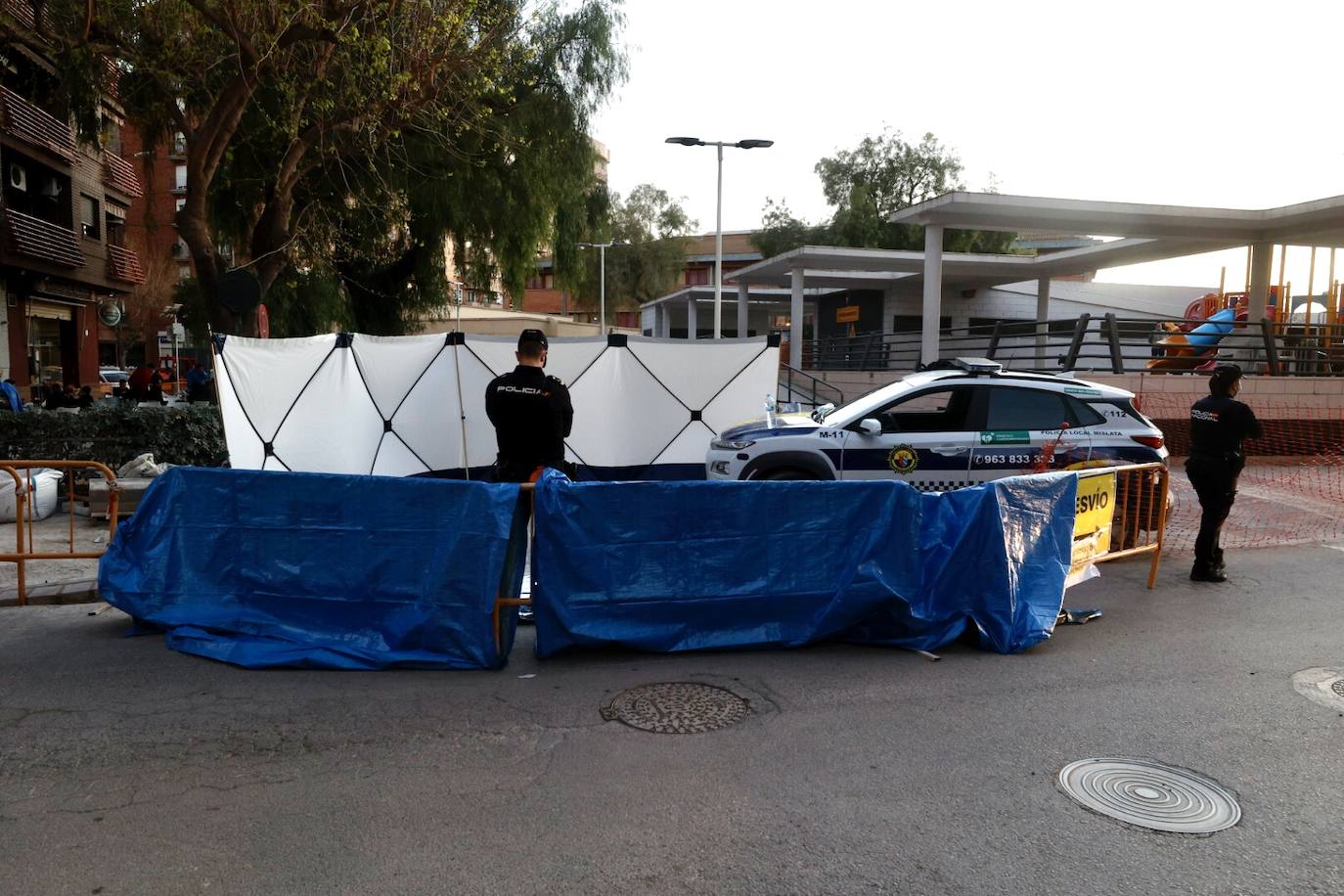Muerte en Mislata | Un anciano muere tras sufrir una caída junto a unas obras en Mislata