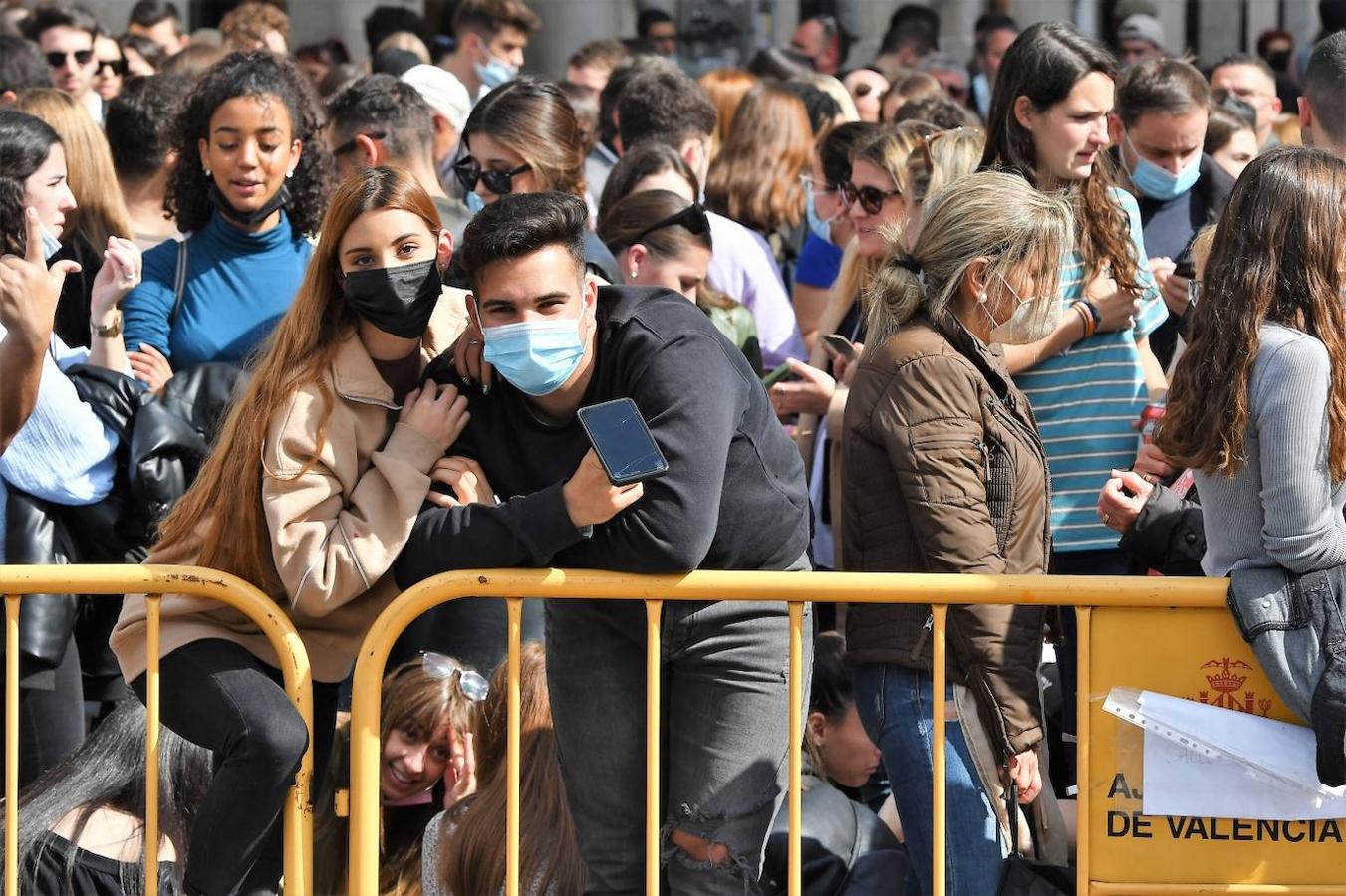 Fotos: Búscate en la mascletà del 2 de marzo de 2022