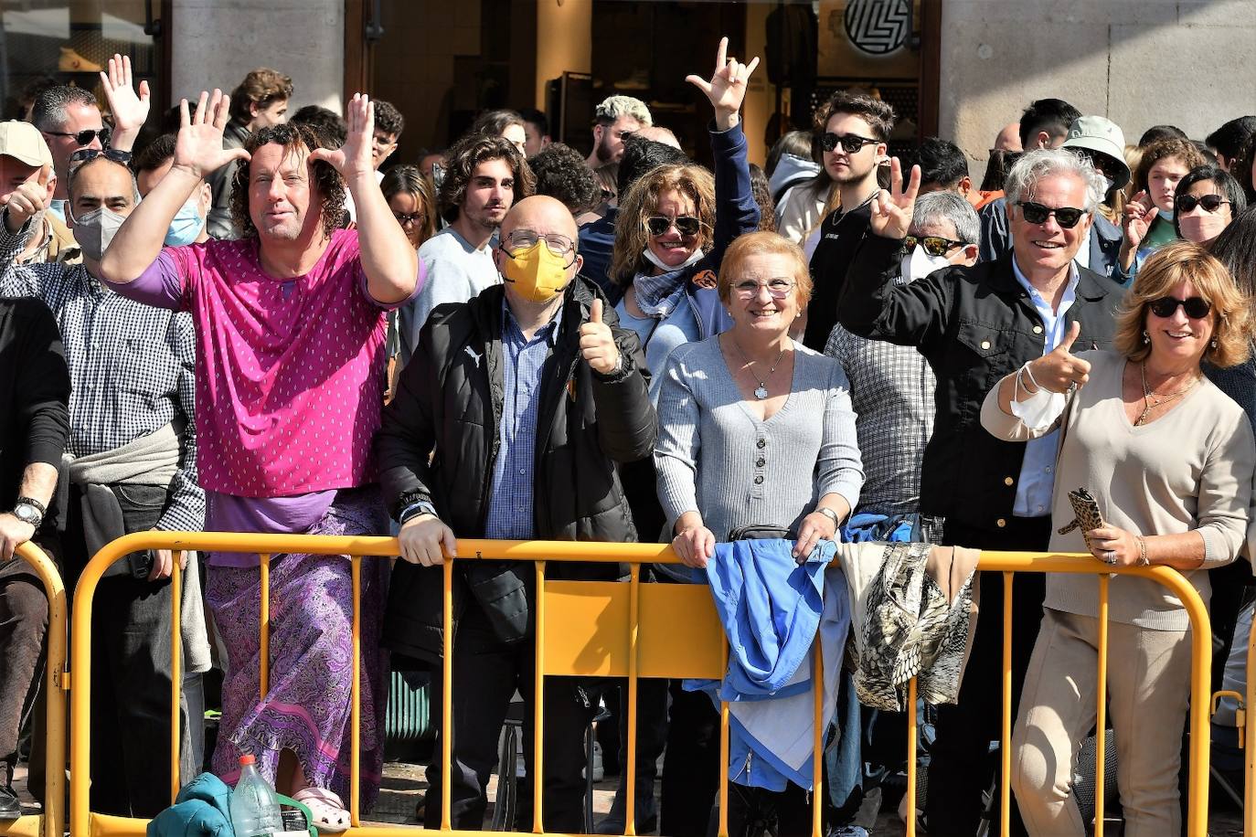 Fotos: Búscate en la mascletà del 3 de marzo de 2022