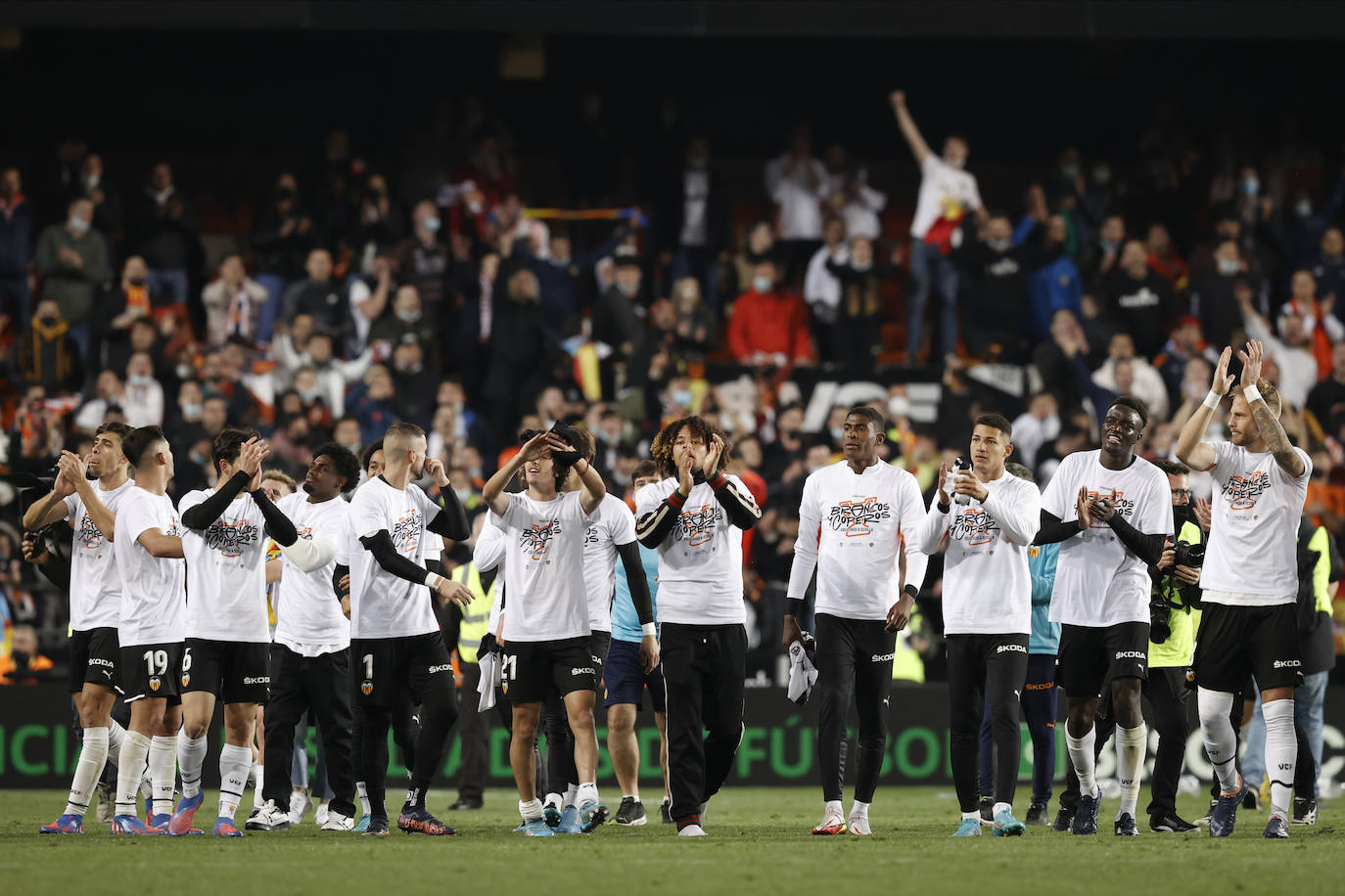 Fotos: Mestalla celebra el pase a la final de la Copa del Rey