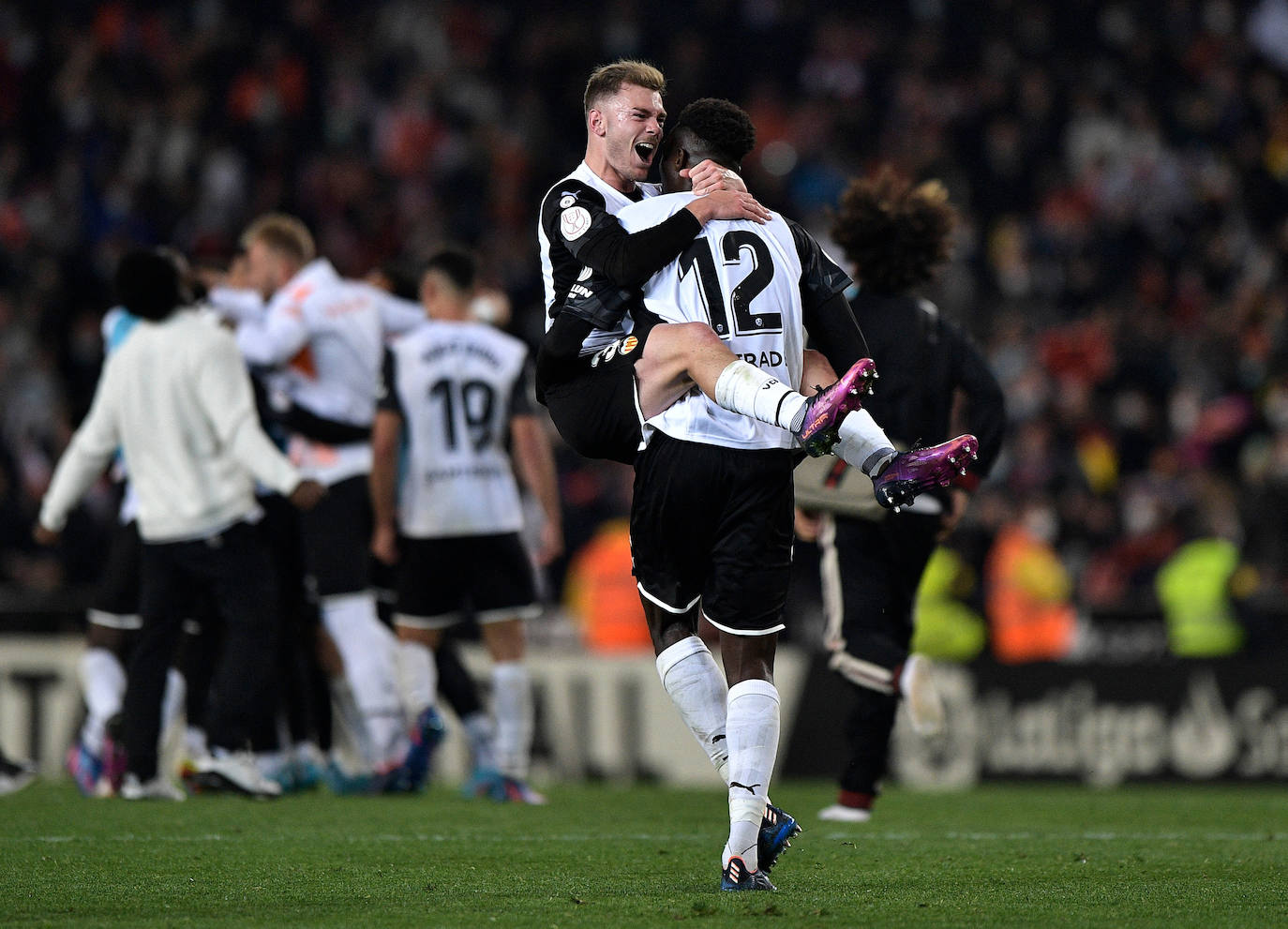 Fotos: Mestalla celebra el pase a la final de la Copa del Rey