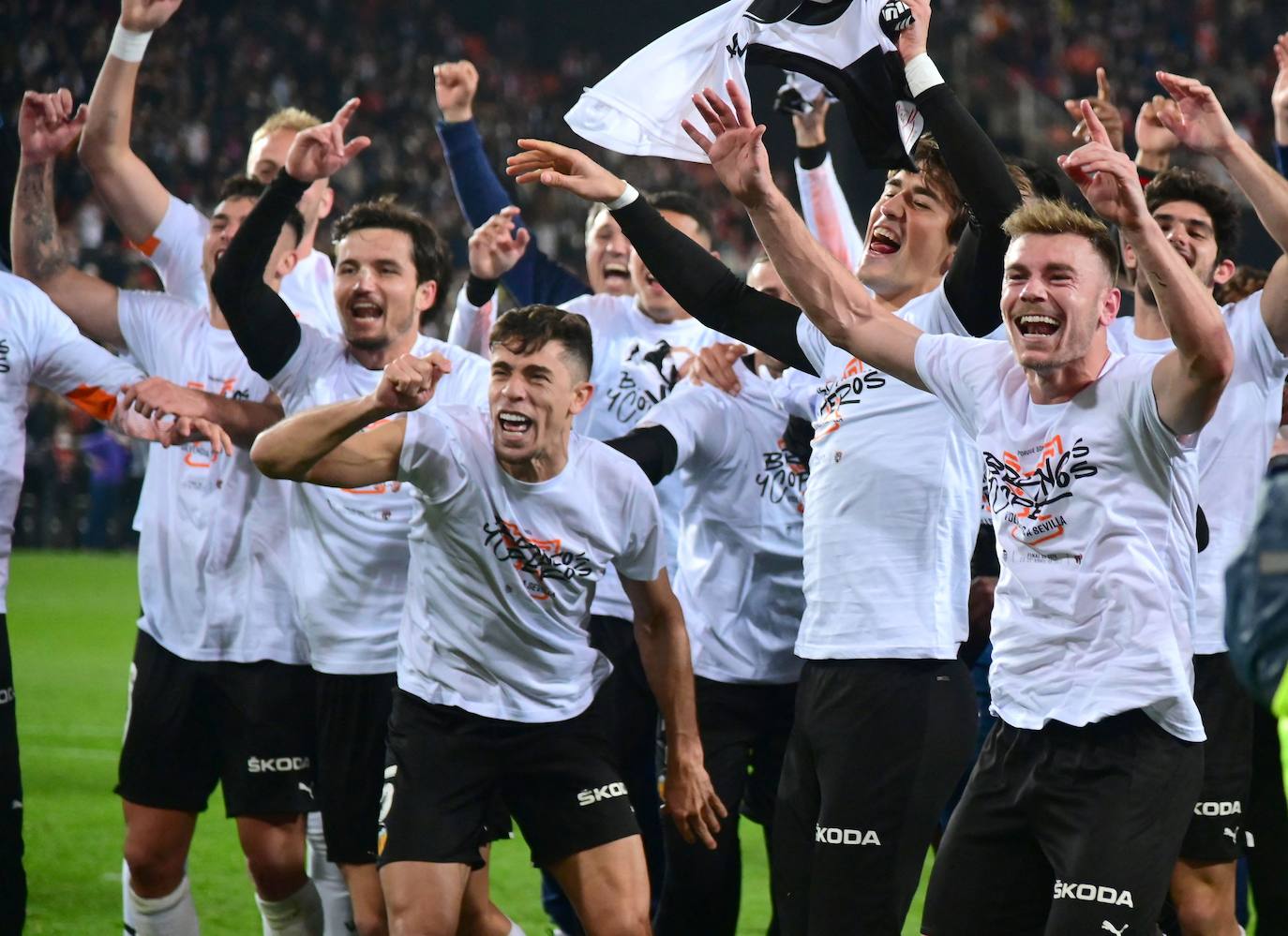 Fotos: Mestalla celebra el pase a la final de la Copa del Rey