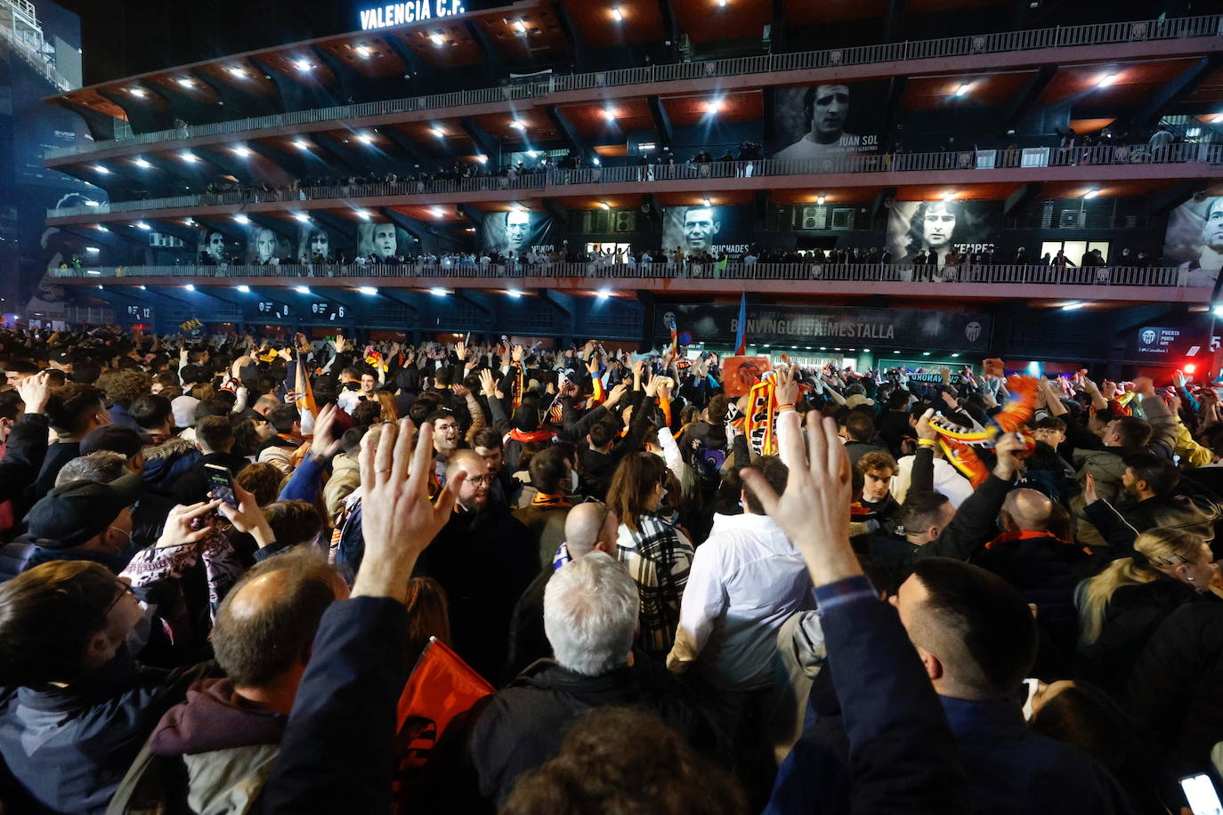 Fotos: Mestalla celebra el pase a la final de la Copa del Rey