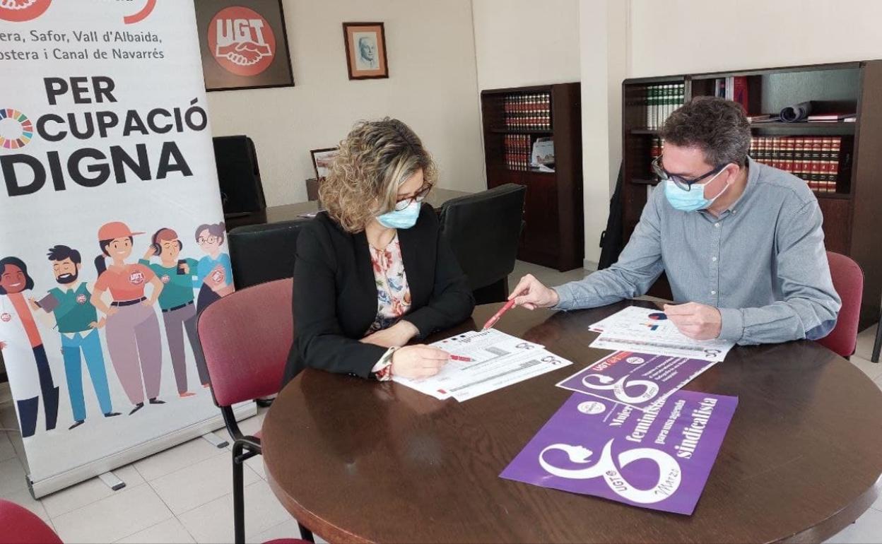 La secretaria comarcal de Empleo y el secretario general de UGT en la Costera, Vall d'Albaida y Canal de Navarrés. 