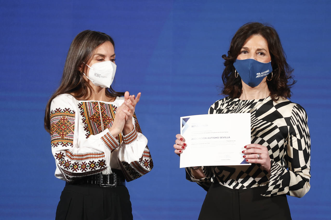 Fotos: Letizia y su guiño a Ucrania con su último look